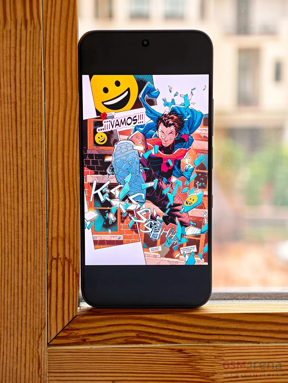 TCL Debuts AMOLED NxtPaper Eye-protection Screen