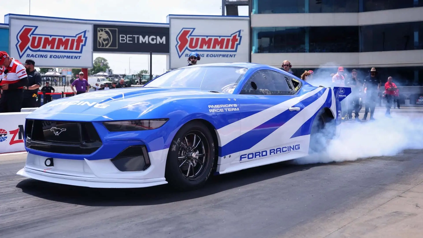6.76 Secs: Ford Mustang Cobra Jet Sets New U.S. Record for Fastest Electric Car