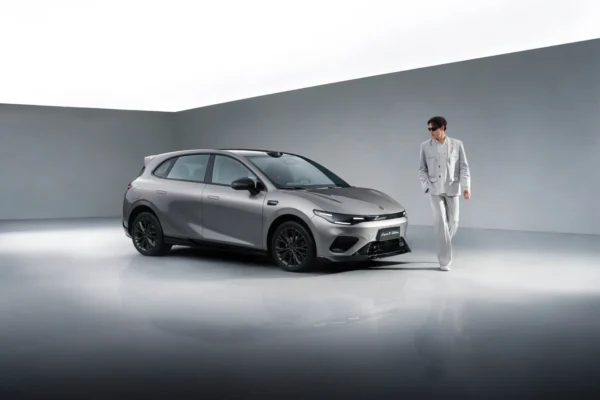 Stellantis CEO Filosa: Joint Venture with Leapmotor Becomes Model for Chinese Automakers